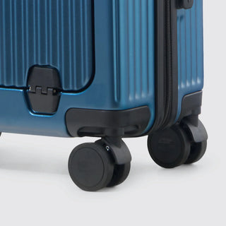 Travel Bags for Women with Wheels: Combining Style, Comfort & Functionality